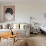 Global Living - Design I Terrace I Kitchen I Smart-tv I Parking Space I München