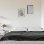 Lägenhet Global Living - Design I Terrace I Kitchen I Smart-tv I Parking Space I