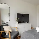Lägenhet Global Living - Design I Terrace I Kitchen I Smart-tv I Parking Space I *