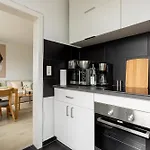 Lägenhet Global Living - Design I Terrace I Kitchen I Smart-tv I Parking Space I