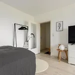 Global Living - Design I Terrace I Kitchen I Smart-tv I Parking Space I