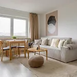 Lägenhet Global Living - Design I Terrace I Kitchen I Smart-tv I Parking Space I