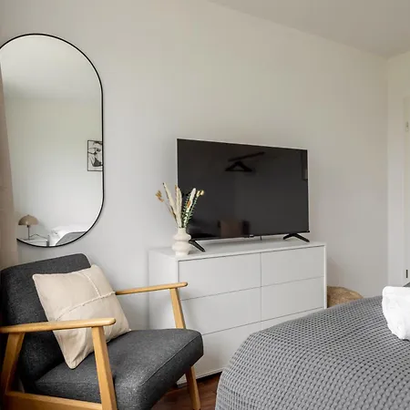 Apartmán Global Living - Design I Terrace I Kitchen I Smart-tv I Parking Space I *