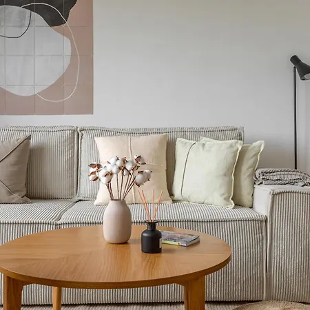 Global Living - Design I Terrace I Kitchen I Smart-tv I Parking Space I