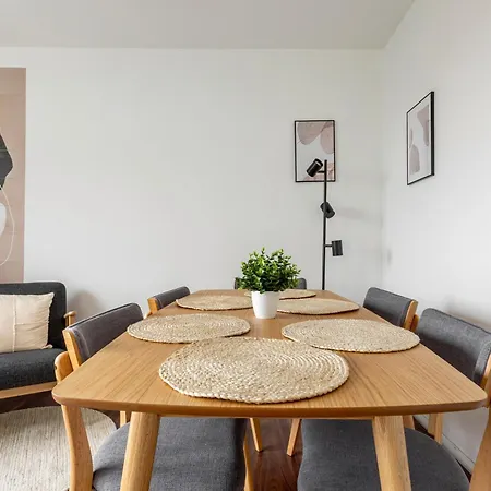 Global Living - Design I Terrace I Kitchen I Smart-tv I Parking Space I Apartment *
